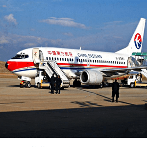 阿拉善右旗巴丹吉林机场托运航空快运业稳步发展的原因是什么？